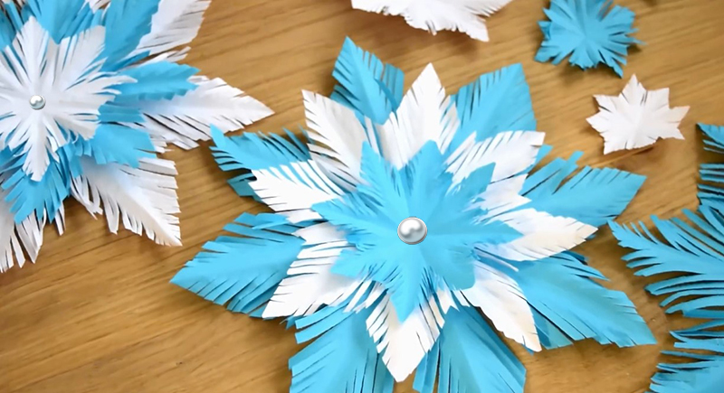 Объёмные снежинки из бумаги своими руками: новогодняя поделка с детьми