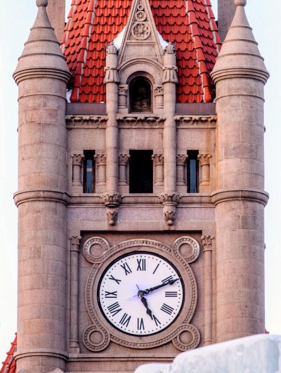 Старинные башни с часами